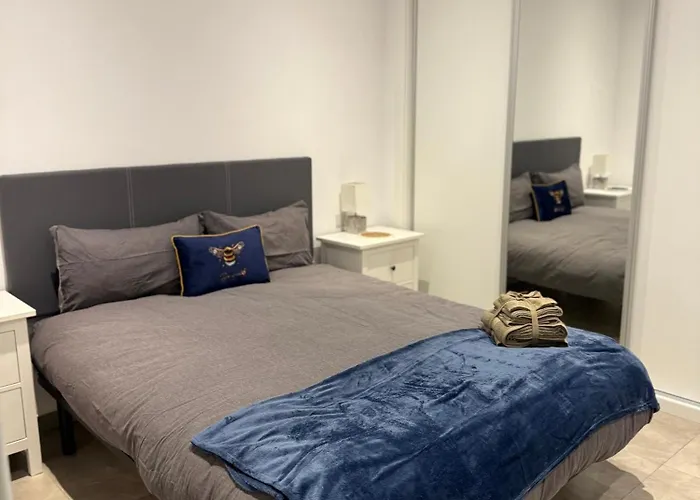 New Cp High Floor Luxury Studio With Partial Sea View